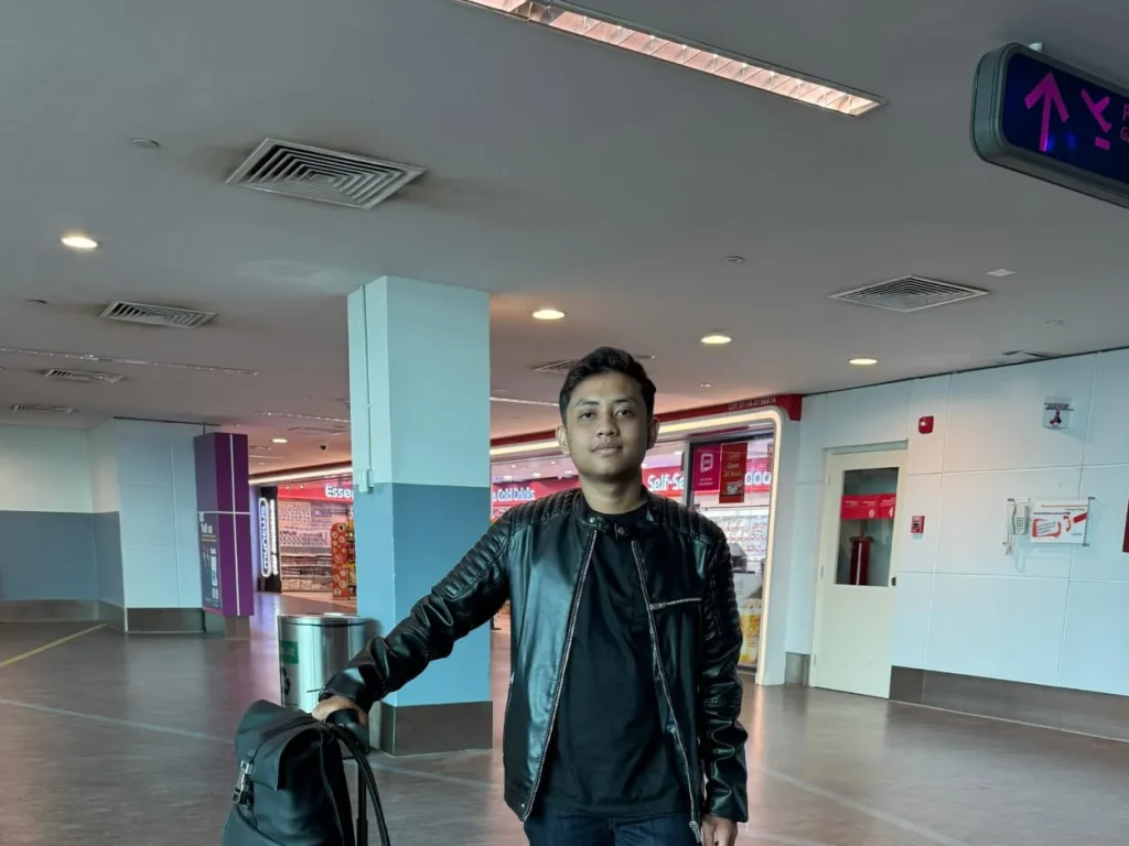 9b0273ec-813b-40de-bf4c-33ad019833c0