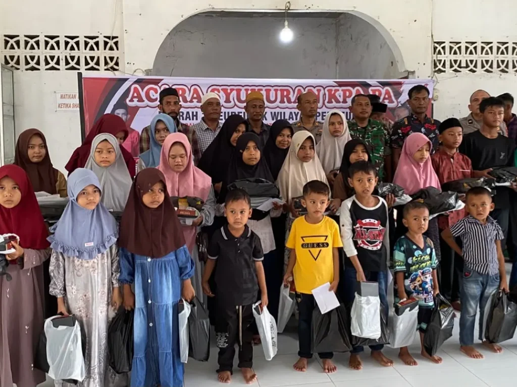 KPA/PA Daerah I Peureulak di Desa Geulumpang Payong, Kecamatan Sungai Raya, Aceh Timur bersama masyarakat menggelar doa bersama dan menyantuni 40 anak yatim piatu.