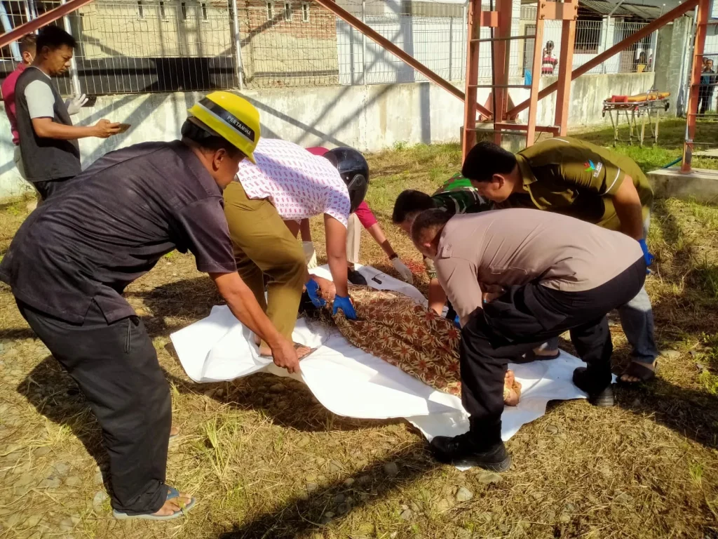 Pemuda Diduga Terjatuh dari Tower Telekomunikasi di Batuphat Timur, Tewas di Tempat