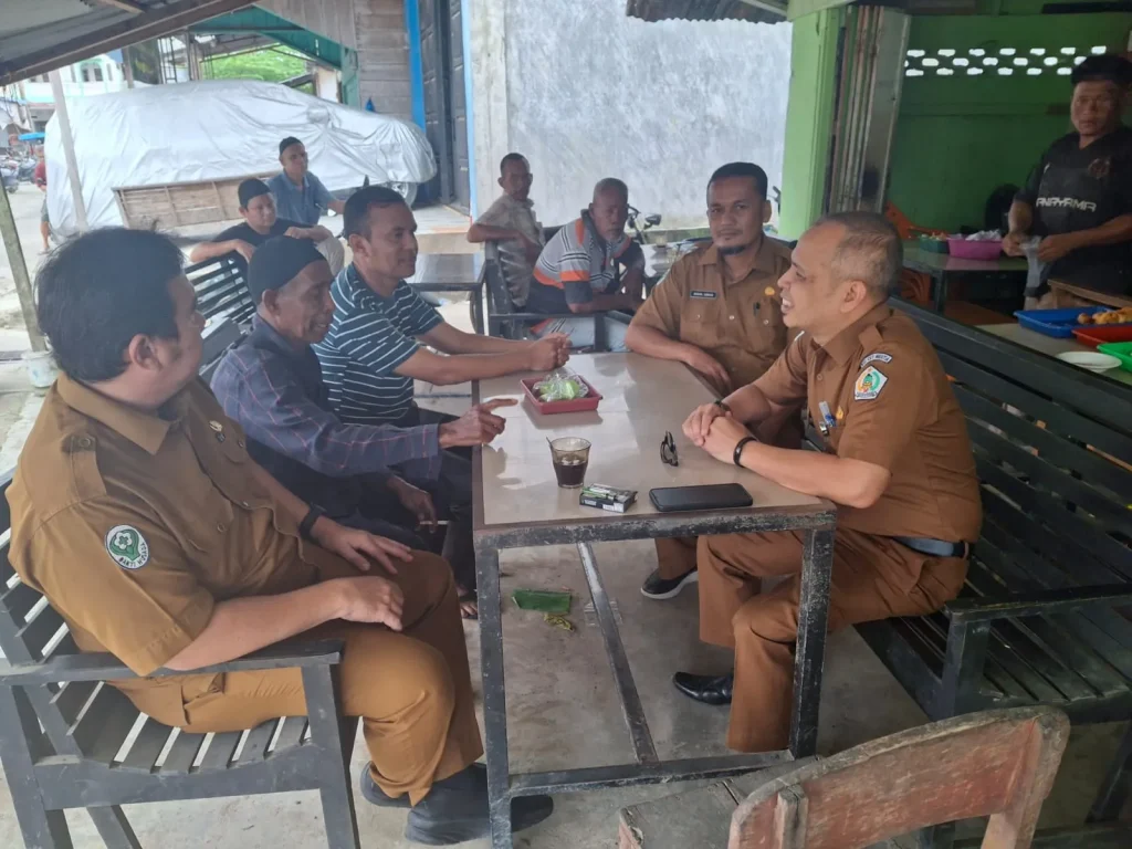 Pagi ini, perwakilan manajemen RSUD terdiri dari Wakil Direktur, Kepala Bidang, dan Kepala Instalasi telah mendatangi rumah duka di Gampong simpang keramat