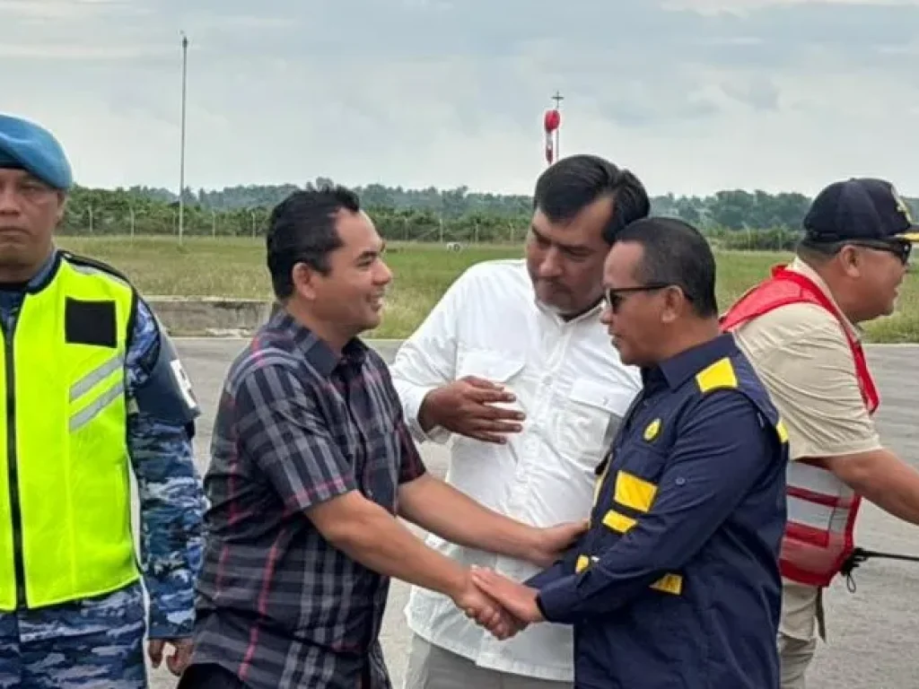 Wali Kota Lhokseumawe Dr. Sayuti Abubakar SH MH bertemu langsung dengan Menteri Energi dan Sumber Daya Mineral (ESDM), Bapak Bahlil Lahadalia, pada Selasa (2/12/2025) di Bandara Malikussaleh