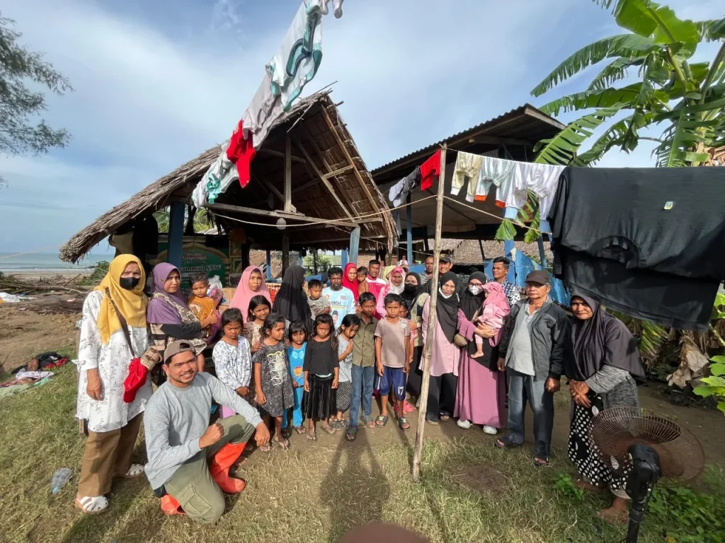 Warga Bantu Warga, Galang Donasi Mandiri untuk Korban Banjir Bandang Aceh