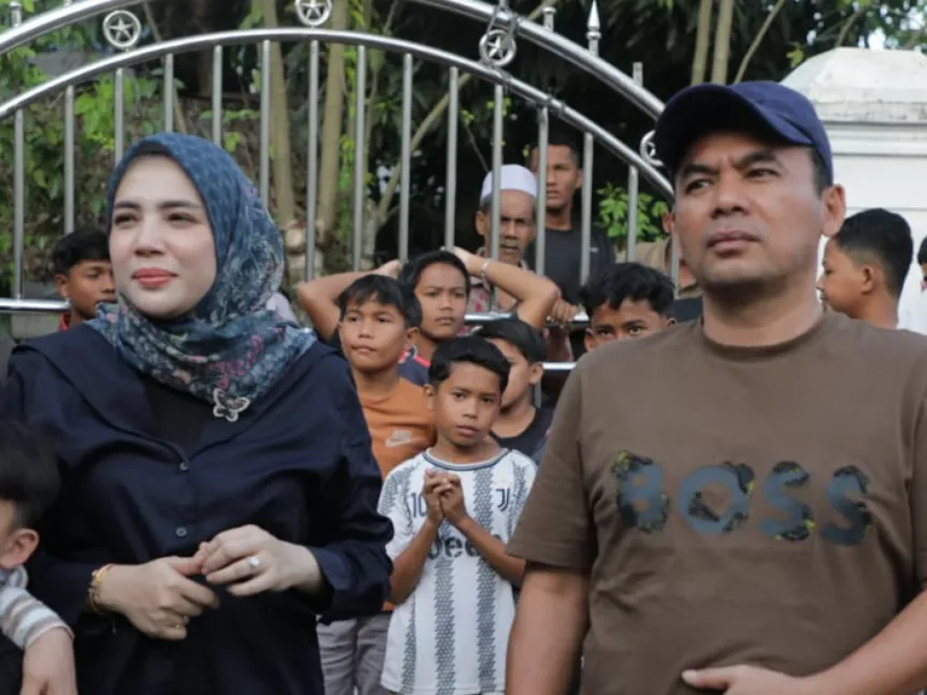 Didampingi TP-PKK, Wali Kota Lhokseumawe Salurkan Bantuan Korban Banjir ke Gampong Baloy