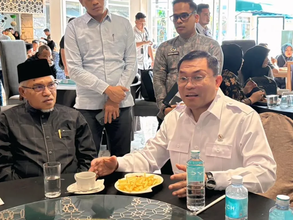 Difasilitasi dan didampingi Mustafa Kamal, Kepala BGN Aceh, Abu Mudi bersilaturrahim dengan Wakil BGN Brigjen Pol Sony Sanjaya di Hermes Palace Banda Aceh 17 Januari 2026.