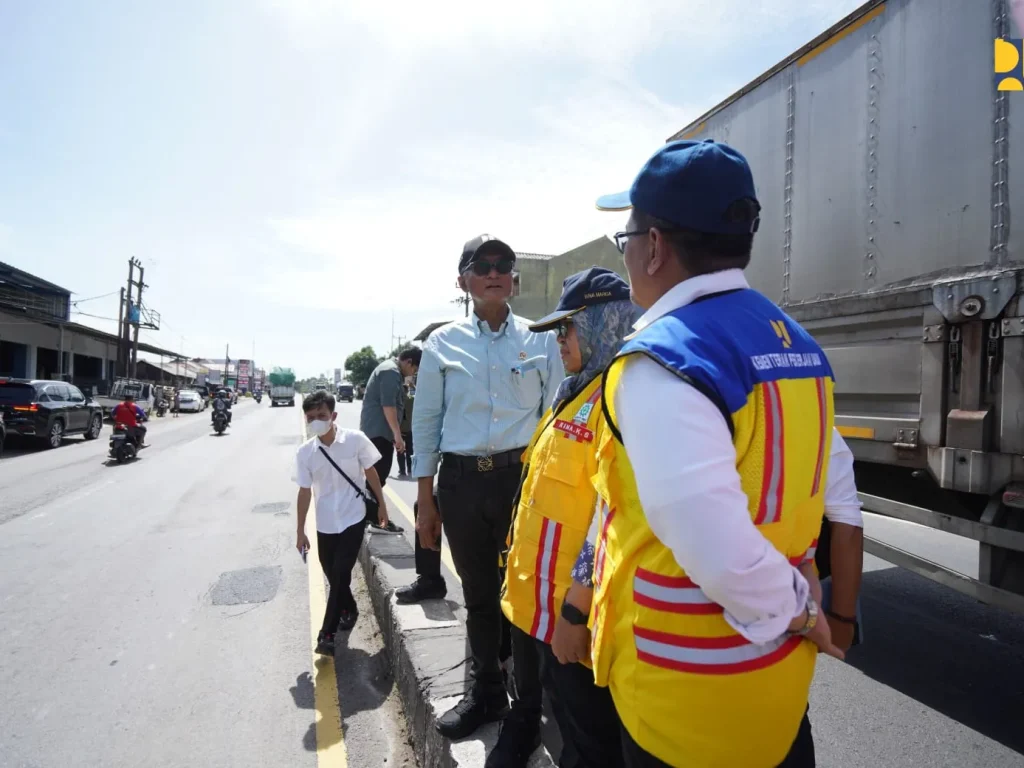 Menteri PU Dody Hanggodo menegaskan bahwa penanganan lubang jalan menjadi prioritas utama dan harus tuntas sebelum puncak arus mudik.
