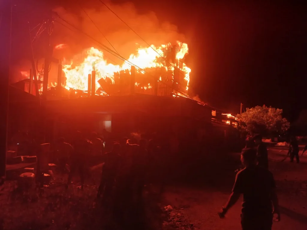 Api Hanguskan 13 Ruko Semi Permanen di Desa Kota Fajar Kerugian Ditafsirkan 2 M