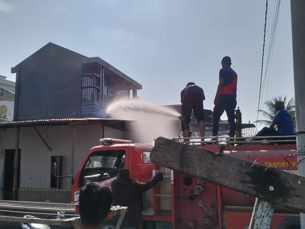 Korsleting Listrik Picu Kebakaran Rumah di Banda Sakti, Kerugian Capai Rp250 Juta