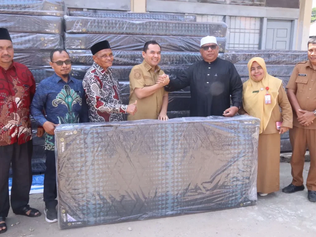 Dinsos Lhokseumawe Salurkan Bantuan Kasur ke Panti Asuhan