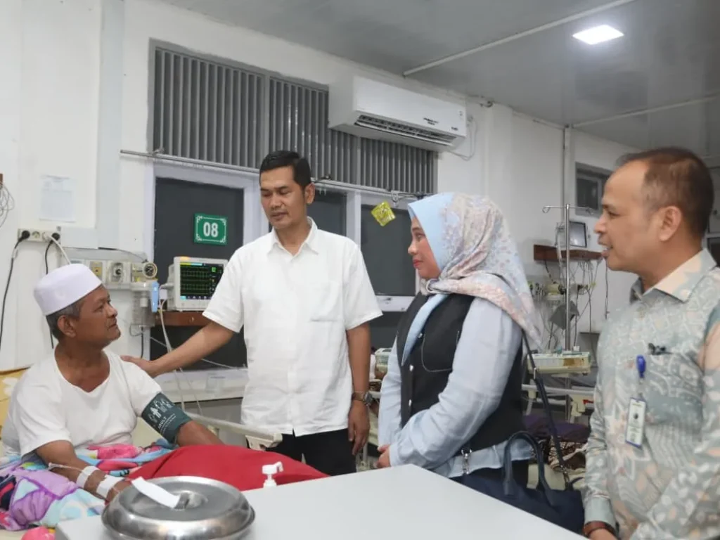Sekretaris Daerah (Sekda) Aceh M Nasir Syamaun melakukan nspeksi mendadak di RSUD Cut Meutia Lhokseumawe, Kamis malam, 7 Mei 2026
