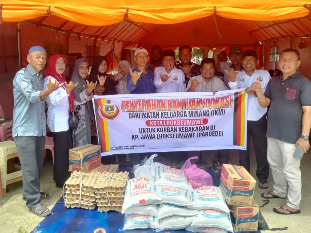 Solidaritas Perantau Minang, IKM Lhokseumawe Bantu Korban Kebakaran