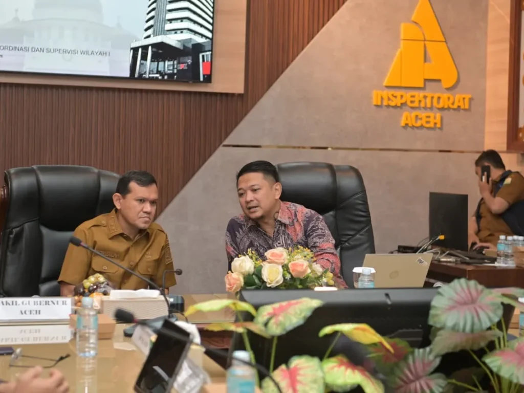 Wakil Gubernur Aceh, Fadlullah, SE bersama seluruh Bupati dan Walikota se Aceh serta SKPA terkait rapat Koordinasi pencegahan Korupsi dengan KPK RI di Aula Inspektorat Aceh, Banda Aceh, 19/5/2026