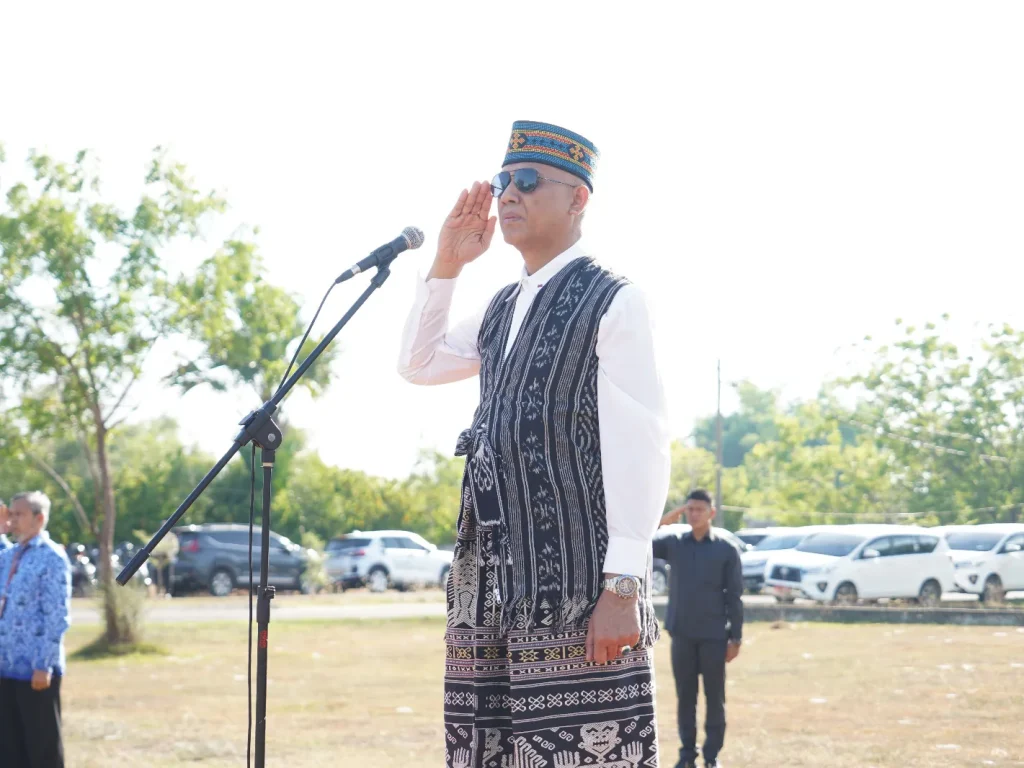 Rektor Universitas Malikussaleh, Prof. Dr. Herman Fithra Asean ASEAN Eng, bertindak sebagai pembina upacara