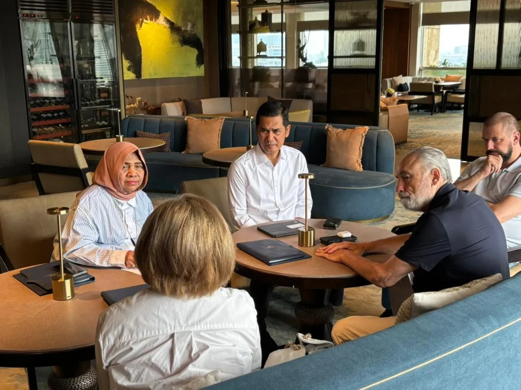 Sekda Aceh, M. Nasir S.IP MPA melakukan pertemuan & diskusi dengan Perwakilan Business Council Federasi Rusia, Mikhail Kuritsyn, di Keraton At The Plaza Jakarta, Sabtu, 6 Juni 2026