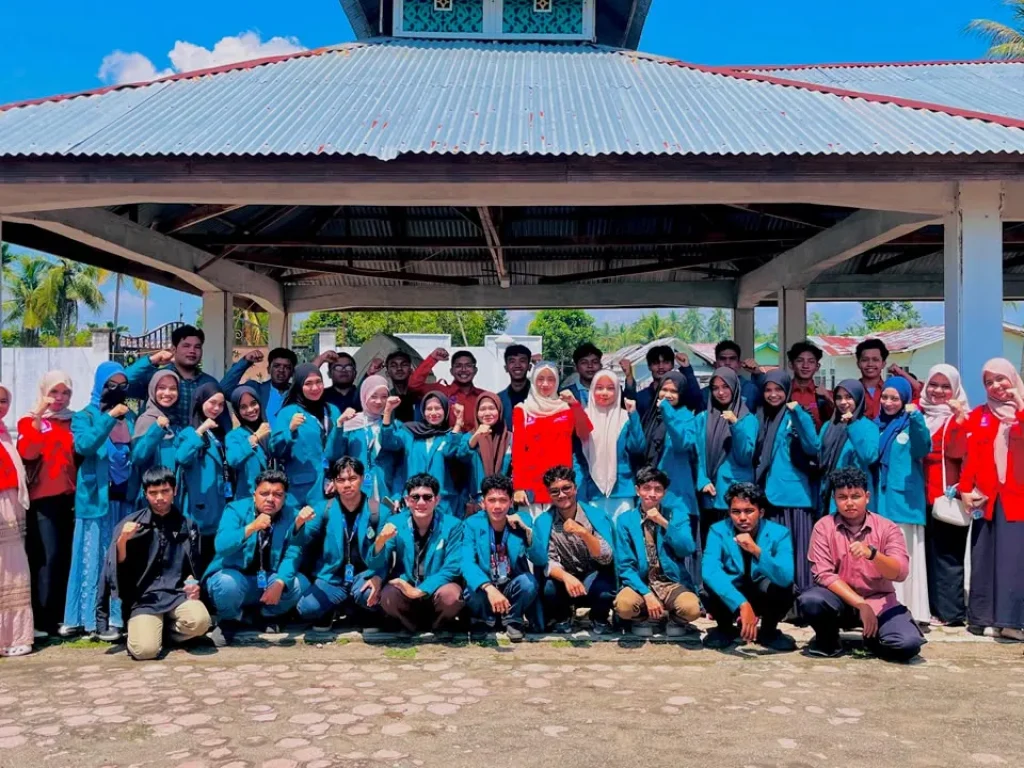 DEMA FUAD Gelar Ziarah Makam Sultanah Nahrasiyah dalam Rangka Milad ke-57 UIN SUNA