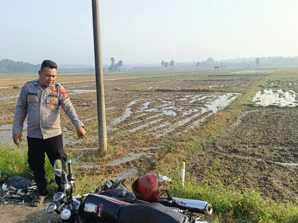 Kecelakaan lalu lintas yang melibatkan dua sepeda motor terjadi di Jalan Elak, Desa Krueng Seunong, Kecamatan Kuta Makmur