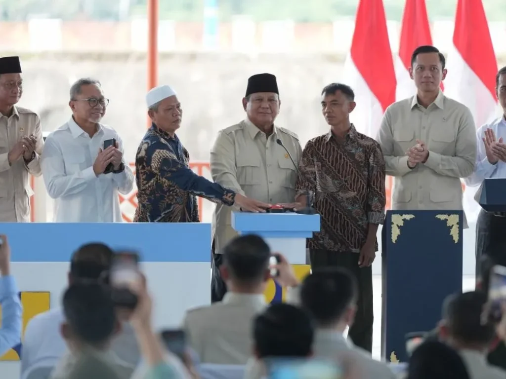 lima bendungan yang diresmikan Presiden Republik Indonesia Prabowo Subianto di Bendungan Meninting, Kabupaten Lombok Barat, Nusa Tenggara Barat, Jumat (10/7).