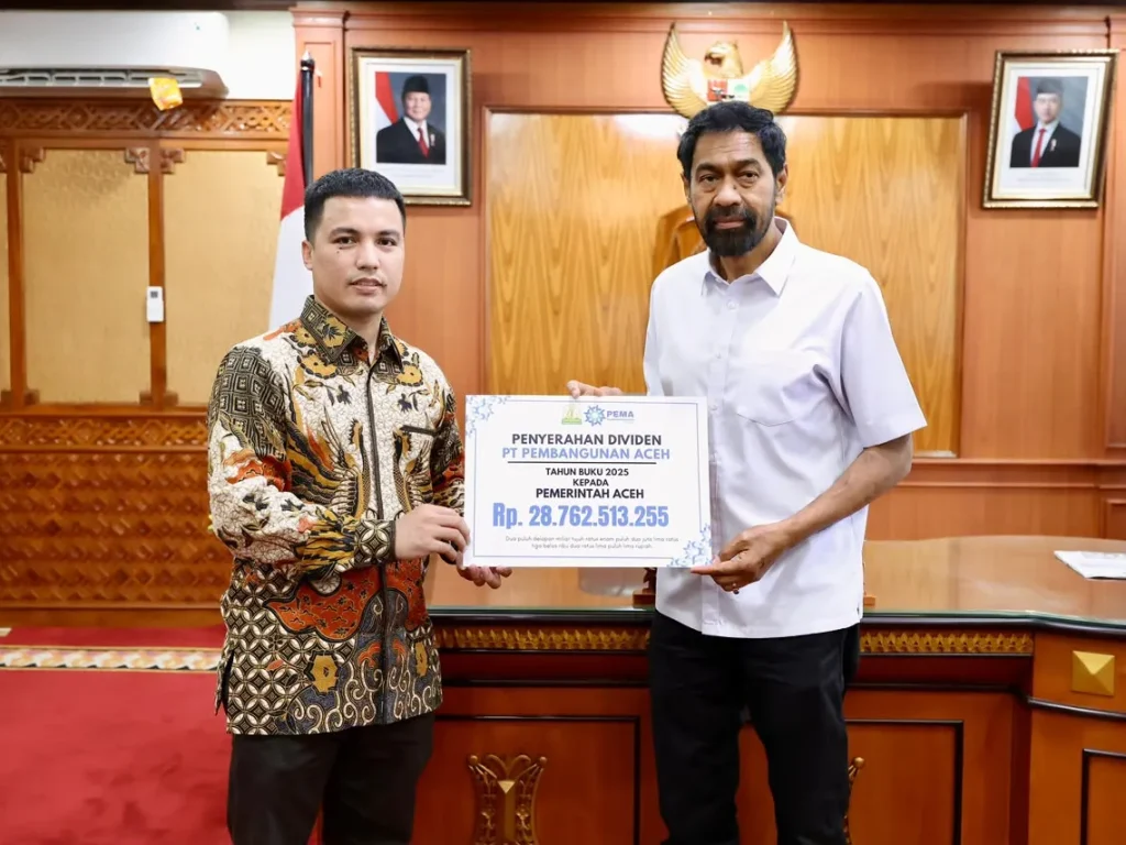 Penyerahan dividen tersebut dilakukan secara simbolis oleh Direktur Utama PT PEMA, Mawardi Nur, kepada Gubernur Aceh, Muzakir Manaf