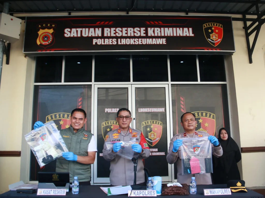 Kapolres Lhokseumawe AKBP Dr. Ahzan mengungkap kasus tersebut dalam konferensi pers di Mapolres Lhokseumawe, Rabu (5/8/2026) sore
