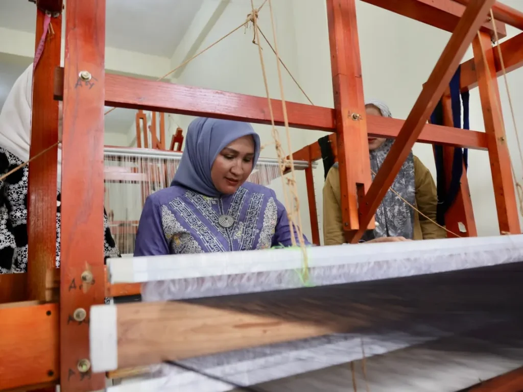 Ketua Dekranasda Aceh Marlina Usman
