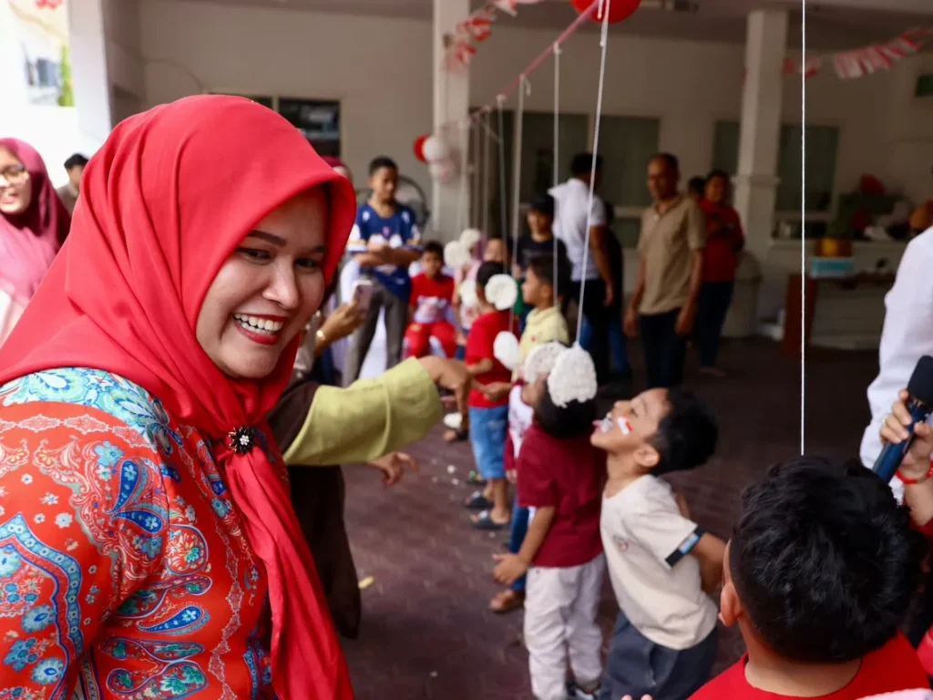Ketua Staf Ahli TP PKK Aceh, Ny. Mukarramah Fadhlullah, turut terlibat sebagai panitia dalam rangkaian kegiatan