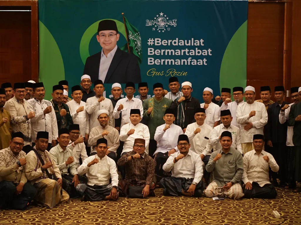 KH Abdul Ghaffar Rozin atau Gus Rozin mendorong Pengurus Besar Nahdlatul Ulama (PBNU) memberikan perhatian lebih besar kepada perkembangan NU di luar Jawa.
