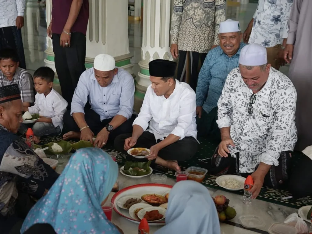 Wagub Dek Fadh Hadiri Maulid Bersama Ratusan Anak Yatim di Teupin Raya