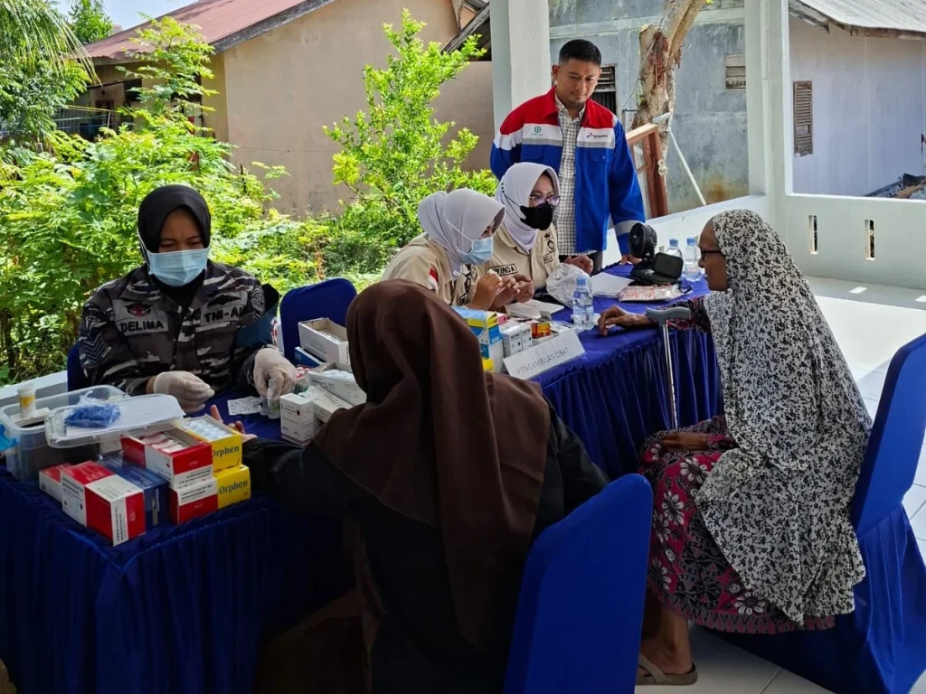 Perwakilan manajemen PHE NSO mengikuti acara bakti sosial yang diikuti ratusan warga Desa Bantayan, Kecamatan Seuneudon, Kabupaten Aceh Utara. Setiap tahun, Lanal Lhokseumawe berkolaborasi sama PHE NSO memperingati HUT TNI Angkatan Laut dengan menyelenggarakan berbagai event sosial di kawasan pesisir Aceh Utara