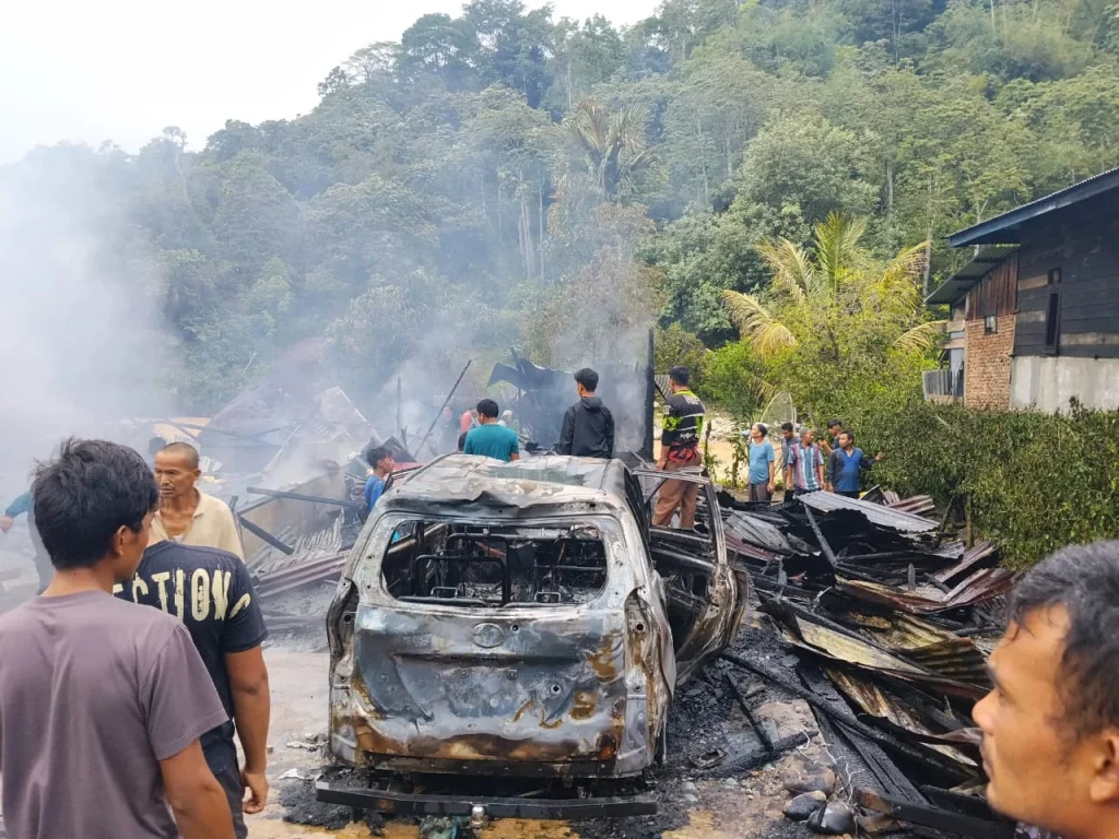6 Rumah Warga di Putri Betung Gayo Lues Ludes Terbakar, Mobil dan Sepeda Motor Ikut Hangus