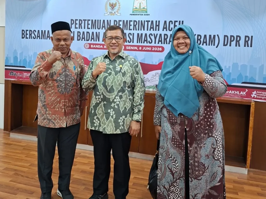 Ketua Komisi D DPRK Lhokseumawe, Nurbayan, M.Sos legislator dari Partai Keadilan Sejahtera (PKS), yang mewakili Ketua DPRK Lhokseumawe